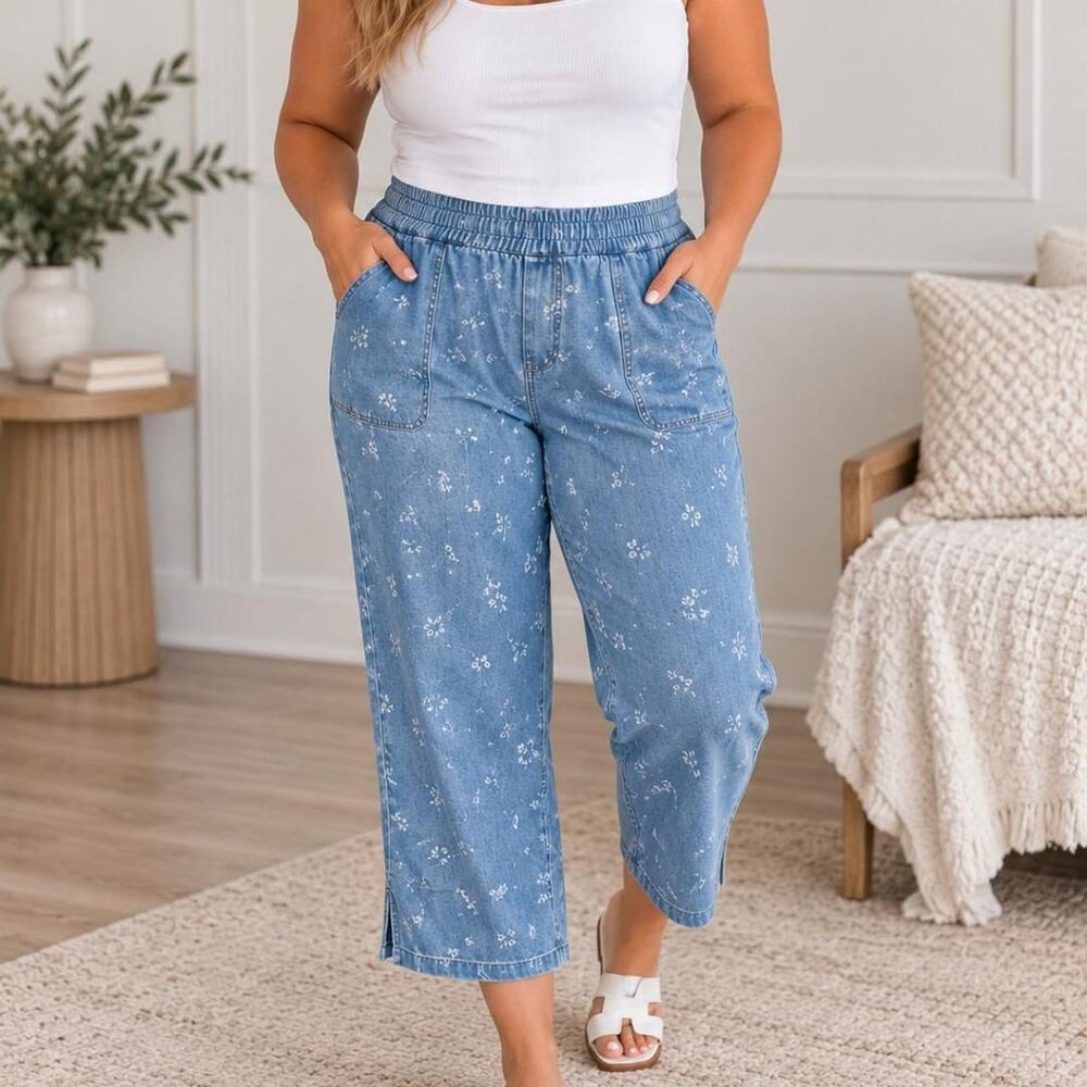 Denim & Co. light wash denim capri pants, size L